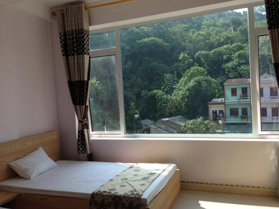 Quy Anh Hotel Bao Lac Town Bagian luar foto
