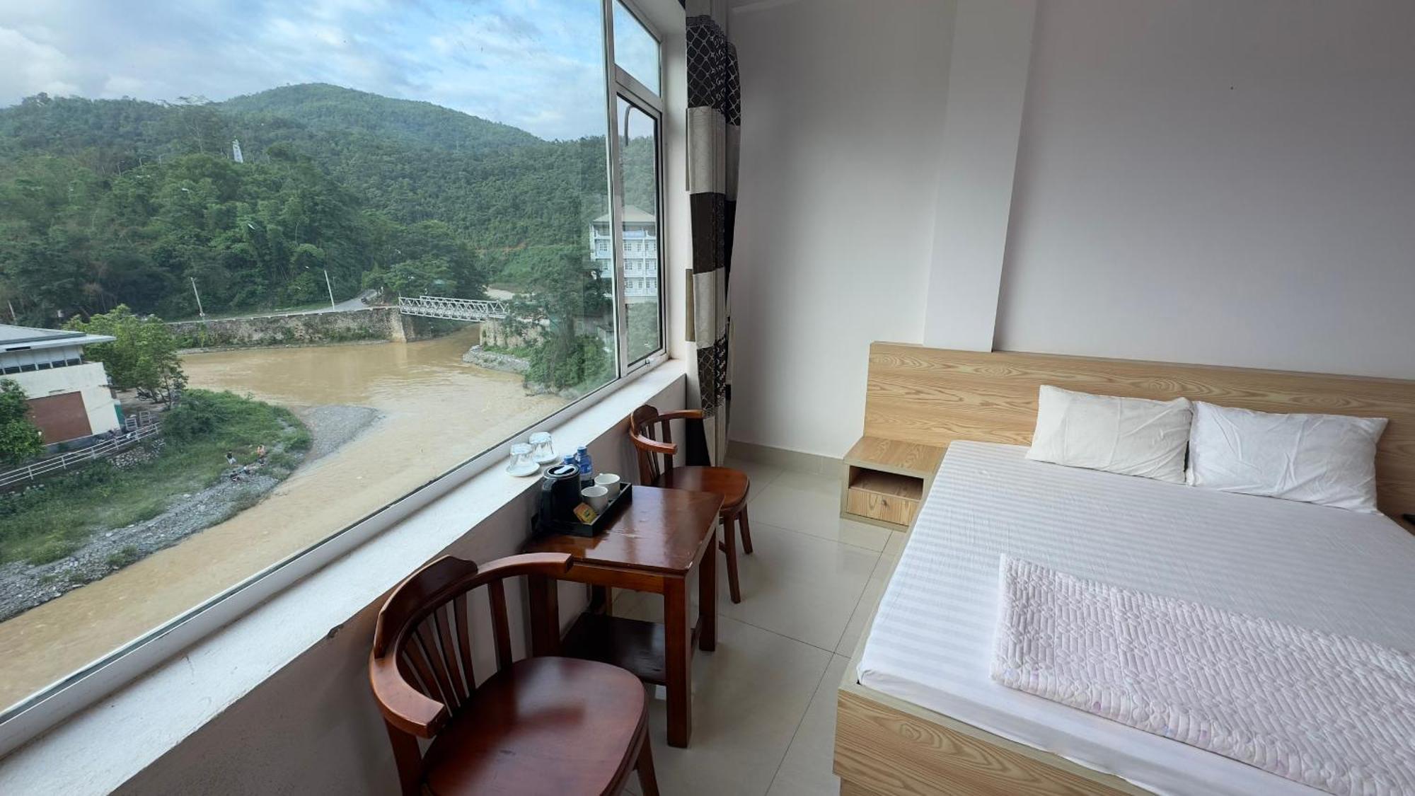 Quy Anh Hotel Bao Lac Town Bagian luar foto