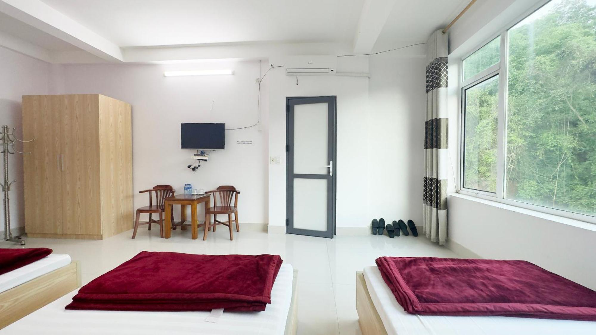 Quy Anh Hotel Bao Lac Town Bagian luar foto